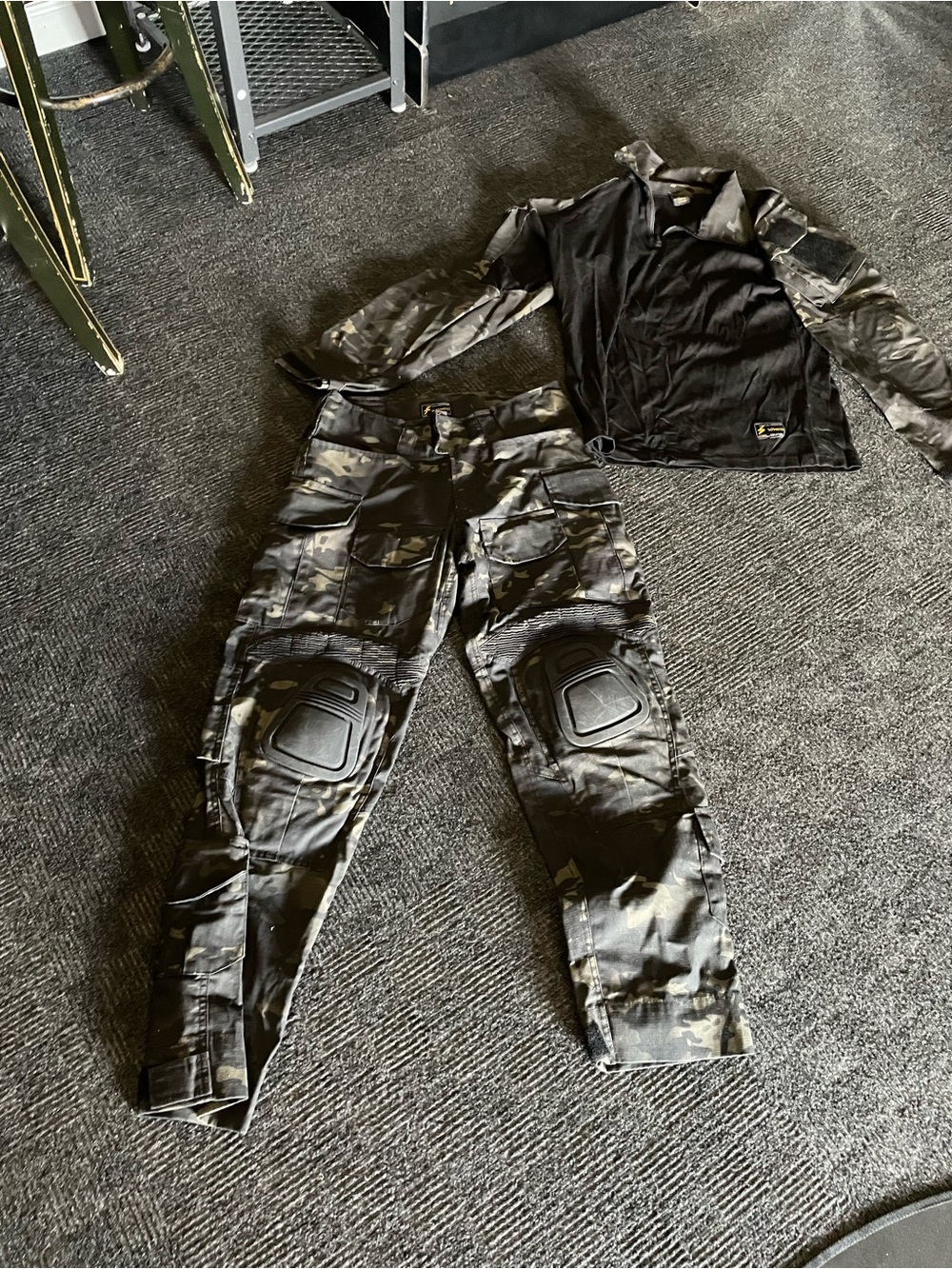 Men’s Camo Utility Paintball Pants size small and Jacket size medium